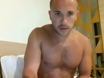 Live Sex Cam with muscleshow00 - Chaturbate