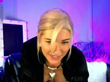 Free Live Porn with lindsi_luvviv - Chaturbate