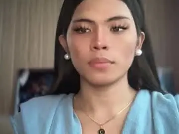 Live Sex Cam with yourehot_pretty - Chaturbate