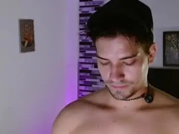Live Sex with ian_davis - Chaturbate