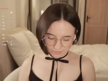 Adult Webcam with _female_essence_ - Chaturbate