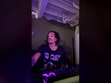 Free Porn Cam with lxrdhxkvgemvsterjuice - Chaturbate