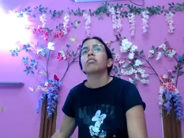 Adult Webcams with skinnysofia18 - Chaturbate