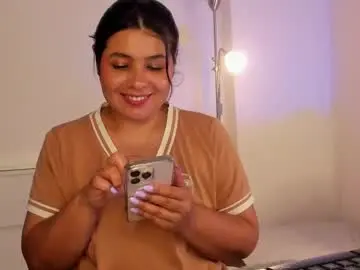 Live Sex with miadanielss - Chaturbate