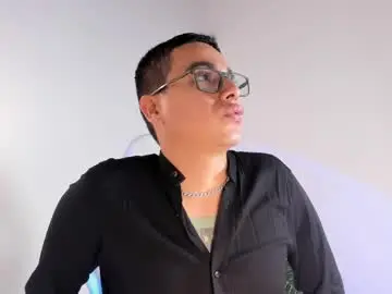 Nude Webcam with sergiocamiloa_30 - Chaturbate