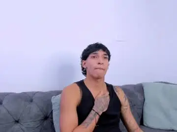 Live Sex Cam with kroywave - Chaturbate