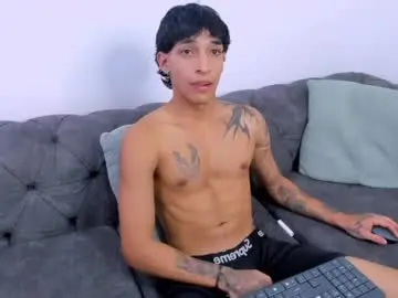 Adult Webcams with kroywave - Chaturbate