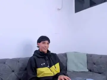 Sex Cam with kroywave - Chaturbate
