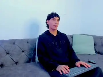Sex Cam with kroywave - Chaturbate