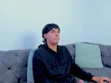 Sex Cam with kroywave - Chaturbate