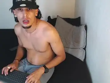 Live Sex Cam with robisson_zack - Chaturbate
