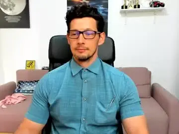 Live Sex Cam with brutusk1 - Chaturbate