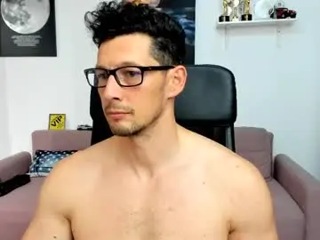 Live Sex Cam with brutusk1 - Chaturbate