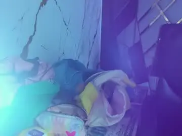 Live Sex Cam with paris_petit - Chaturbate