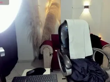 Free Porn Cam with karlye_hot - Chaturbate