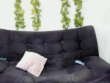 Watch Live Sex Cams with kayle_love_hot - Chaturbate