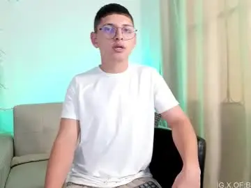 Sex Cam with a_lejandro_0_8 - Chaturbate