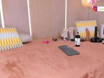 Best live sex cam show with sabrina_shark - Chaturbate