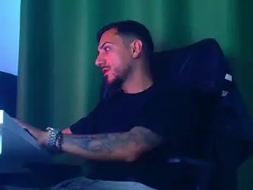 Live Sex with romaniamaster1 - Chaturbate