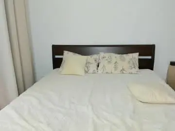 Sex Cam with xloe_queen - Chaturbate