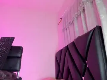 Adult Webcam with real_sweetbrina - Chaturbate