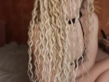 Sex Cam with alexa_alex_liepa - Chaturbate