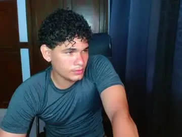 Live Porn with zyrosxk - Chaturbate