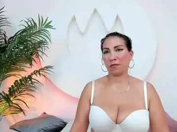 Best live sex cam show with amberjoymilf - Chaturbate
