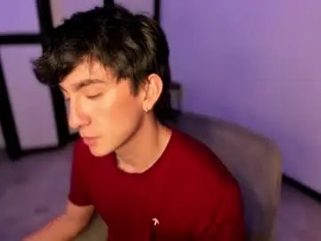 Live Sex Cam with sweettaaron - Chaturbate
