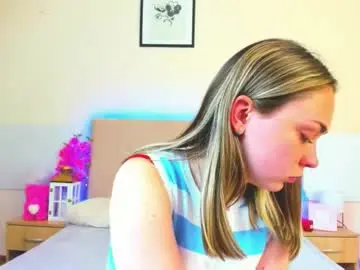Live Sex with melaniecutys - Chaturbate