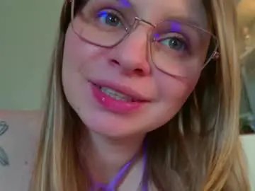 Adult Webcam with soft_toffee - Chaturbate