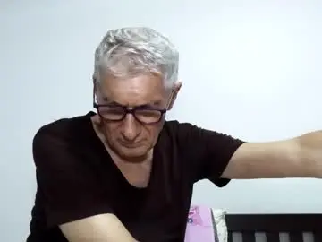 Sex Cam with cucaio18 - Chaturbate