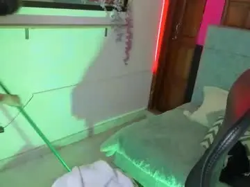 Live Sex Cam with betty_boops3 - Chaturbate