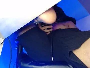 Live Sex Cam with woondeer17 - Chaturbate