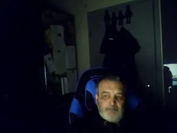 Live Sex Cam with chris250268 - Chaturbate