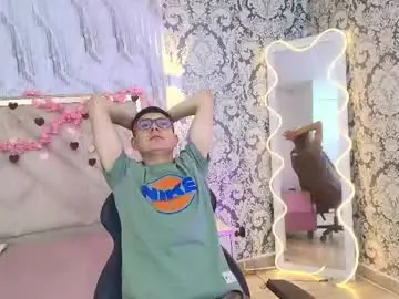 Best live sex cam show with valentin_tay1 - Chaturbate