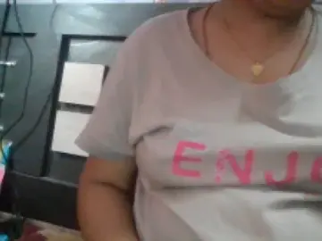 Live Sex with Julie - Dscgirls