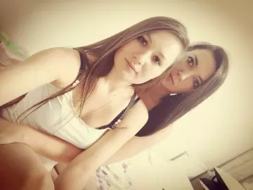 Free Live Porn with AnnyAndAmmy22 - Imlive