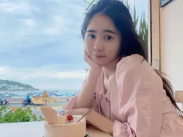 Adult Video Chat with Emily2011 - Imlive