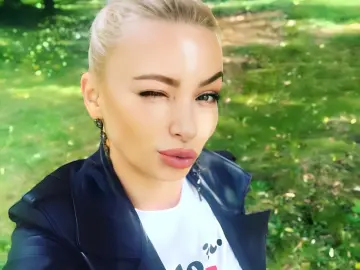 Private Sex Chat with EmmaKyle - Imlive