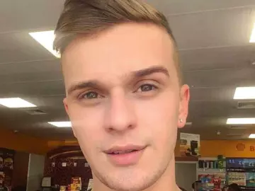 Sex Chat with AdamLawford - Imlive