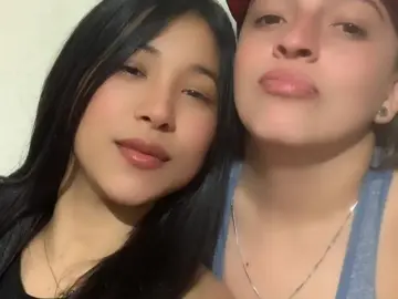 Adult Webcams with Alyssa_Noah - Imlive