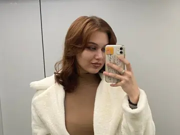 Live Sex Cam with BrynnMeury - Livejasmin
