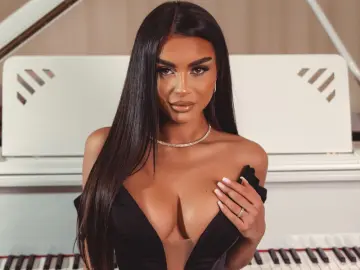 Best live sex cam show with LexyNess - Livejasmin