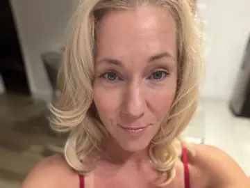 Nude Webcam with SarahLiberti - Livejasmin