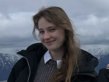 Live Sex Cam with DelorasWiant - Livejasmin