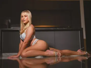 Watch Live Sex Cams with VickyRitz - Livejasmin