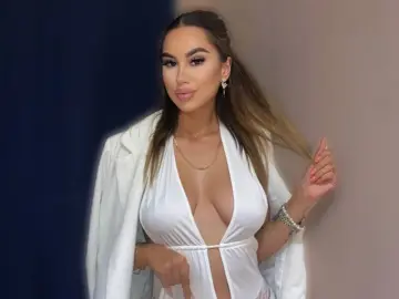 Live Porn with JulyMilky - Livejasmin