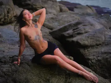 Free Live Porn with IskrinaCold - Livejasmin