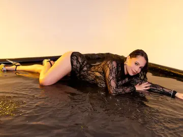 Live Sex Cam with EmmaRicco - Livejasmin
